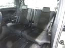 乗車人数や荷物にフレキシブルに対応できる、5:5分割スペースアップ機能付サードシート。