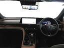 クラウン クロスオーバーの内装コンセプトは「全席特等席」です。運転席・助手席・後席のどこに座っても、快適な乗り心地を味わえるよう設計されています。