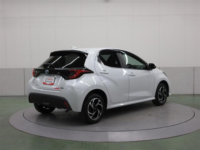 ヤリス ハイブリッドＺ　４ＷＤ　ミュージックプレイヤー接続可　バックカメラ　衝突被害軽減システム　ＥＴＣ　ドラレコ　ＬＥＤヘッドランプ　ワンオーナー（6枚目）