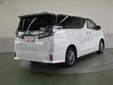 リヤサスペンションは、高級車の定番ダブルウィッシュボーンを採用。優れたコーナリングと乗り心地を実現。