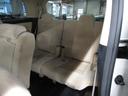 乗車人数や荷物にフレキシブルに対応できる、5:5分割スペースアップ機能付サードシート。