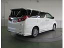 リヤサスペンションは、高級車の定番ダブルウィッシュボーンを採用。優れたコーナリングと乗り心地を実現。