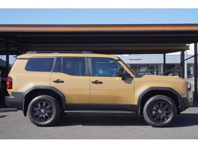 ランドクルーザー２５０ ＶＸファーストエディション　４ＷＤ　ナビ　パノラミックビューモニター　デジタルインナーミラー　ムーンルーフ　ヒーター＆ベンチレーションシート　ステアリングヒーター　ＬＥＤヘッドライト　パワーバックドア（6枚目）
