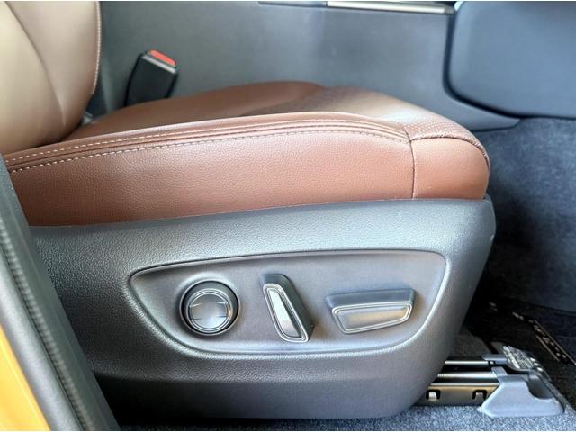 ランドクルーザー２５０ ＶＸファーストエディション　４ＷＤ　ナビ　パノラミックビューモニター　デジタルインナーミラー　ムーンルーフ　ヒーター＆ベンチレーションシート　ステアリングヒーター　ＬＥＤヘッドライト　パワーバックドア（15枚目）