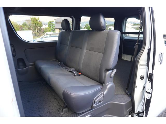 ハイエースバン スーパーＧＬ　ダークプライムＩＩ　１オーナー　ナビ　パノラミックビューモニター　デジタルインナーミラー　ＥＴＣ２．０　ＬＥＤヘッドランプ　両側パワースライド　リヤヒーター＆クーラー　ＯＰ１５インチＡＷ　スマートキー（20枚目）