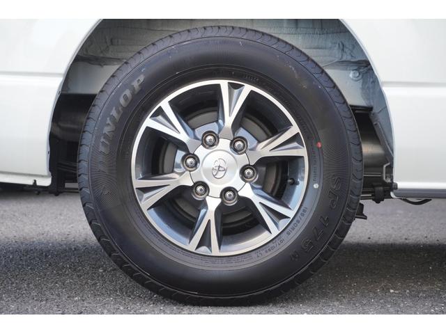 ハイエースバン スーパーＧＬ　ダークプライムＩＩ　１オーナー　ナビ　パノラミックビューモニター　デジタルインナーミラー　ＥＴＣ２．０　ＬＥＤヘッドランプ　両側パワースライド　リヤヒーター＆クーラー　ＯＰ１５インチＡＷ　スマートキー（23枚目）