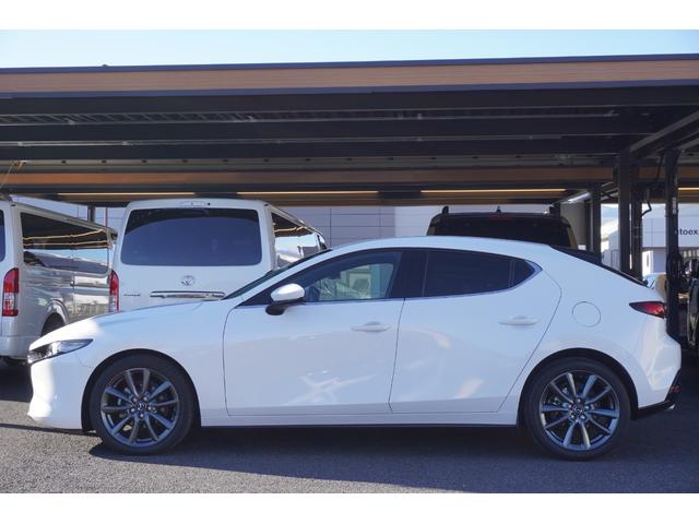 MAZDA3ファストバック 20Sバーガンディ セレクション ユーザー買取車 ナビ 全方位カメラ ETC DVD/地デジ 前後ドラレコ LEDヘッドランプ クリアランスソナー ステアリングヒーター シートヒーター スマートキー(11枚目)