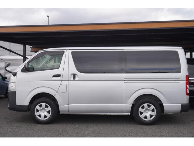 ハイエースバン ロングＤＸ　ユーザー買取車　ディーゼル　ナビ　バックカメラ　ドライブレコーダー　室内しきりカーテン　フロアゴムマット　ドアバイザー　セーフティセンス　キーレス　整備記録簿（6枚目）