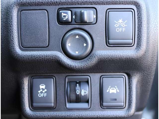 X FOUR 4WD エマージェンシーブレーキ 社外メモリーナビTV バックモニター レーン逸脱警報 ETC(7枚目)