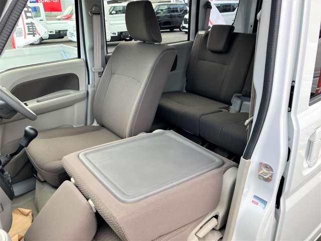 ＮＶ１００クリッパーバン ６６０　ＧＸ　ハイルーフ　４ＷＤ　４ＷＤ　エマ－ジェンシ－ブレ－キ　踏み間違い防　切替４ＷＤ　キーレスエントリーキー　ＬＥＤ　パワーウィンドー　助手席エアバック　エアコン　禁煙車　レーンアシスト　運転席エアバック　パワステ　ＡＢＳ　デュアルカメラブレーキＳ（14枚目）