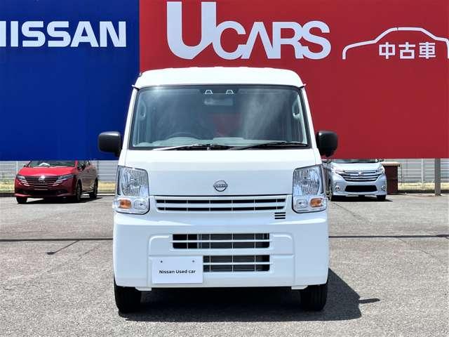 ＮＶ１００クリッパーバン ６６０　ＤＸ　ハイルーフ　４ＷＤ　４ＷＤ　エマ－ジェンシ－ブレ－キ　踏み間違い防　スマートキー　禁煙車両　助手席エアバック　パートタイム４ＷＤ　キーレスキー　パワーウィンドー　パワステ付き　運転席エアバック　エアコン　ＡＢＳ付き　レーンアシスト（4枚目）