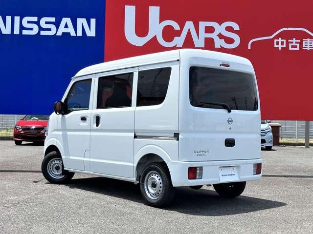 ＮＶ１００クリッパーバン ６６０　ＤＸ　ハイルーフ　４ＷＤ　４ＷＤ　エマ－ジェンシ－ブレ－キ　踏み間違い防　スマートキー　禁煙車両　助手席エアバック　パートタイム４ＷＤ　キーレスキー　パワーウィンドー　パワステ付き　運転席エアバック　エアコン　ＡＢＳ付き　レーンアシスト（10枚目）