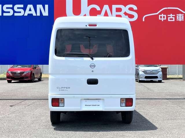 ＮＶ１００クリッパーバン ６６０　ＤＸ　ハイルーフ　４ＷＤ　４ＷＤ　エマ－ジェンシ－ブレ－キ　踏み間違い防　スマートキー　禁煙車両　助手席エアバック　パートタイム４ＷＤ　キーレスキー　パワーウィンドー　パワステ付き　運転席エアバック　エアコン　ＡＢＳ付き　レーンアシスト（11枚目）
