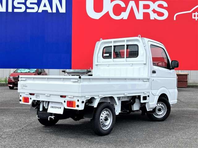 ＮＴ１００クリッパートラック ６６０　ＤＸ　セーフティ　パッケージ　４ＷＤ　４ＷＤ　エマ－ジェンシ－ブレ－キ　車線逸脱警報　インテリジェントエマージェンシーブレーキ　パワーウィンドウ　キーレスエントリー　禁煙車　助手席エアバッグ　切替式４ＷＤ　車線逸脱警報　エアバッグ　エアコン　ＡＢＳ　パワーステアリング（2枚目）