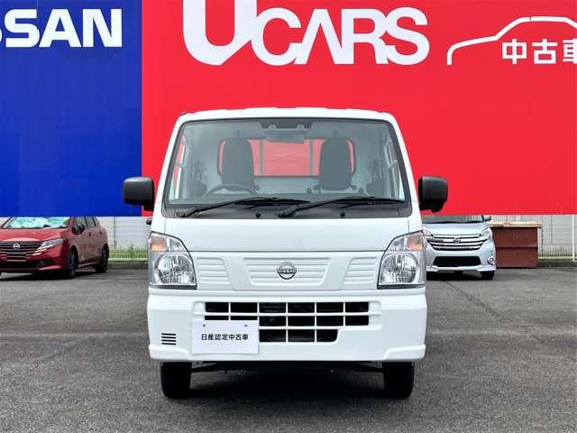 ＮＴ１００クリッパートラック ６６０　ＤＸ　セーフティ　パッケージ　４ＷＤ　４ＷＤ　エマ－ジェンシ－ブレ－キ　車線逸脱警報　インテリジェントエマージェンシーブレーキ　パワーウィンドウ　キーレスエントリー　禁煙車　助手席エアバッグ　切替式４ＷＤ　車線逸脱警報　エアバッグ　エアコン　ＡＢＳ　パワーステアリング（4枚目）
