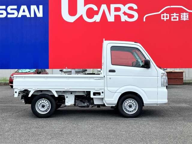 ＮＴ１００クリッパートラック ６６０　ＤＸ　セーフティ　パッケージ　４ＷＤ　４ＷＤ　エマ－ジェンシ－ブレ－キ　車線逸脱警報　インテリジェントエマージェンシーブレーキ　パワーウィンドウ　キーレスエントリー　禁煙車　助手席エアバッグ　切替式４ＷＤ　車線逸脱警報　エアバッグ　エアコン　ＡＢＳ　パワーステアリング（6枚目）
