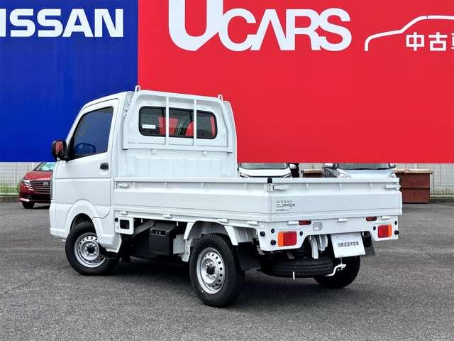 ＮＴ１００クリッパートラック ６６０　ＤＸ　セーフティ　パッケージ　４ＷＤ　４ＷＤ　エマ－ジェンシ－ブレ－キ　車線逸脱警報　インテリジェントエマージェンシーブレーキ　パワーウィンドウ　キーレスエントリー　禁煙車　助手席エアバッグ　切替式４ＷＤ　車線逸脱警報　エアバッグ　エアコン　ＡＢＳ　パワーステアリング（8枚目）