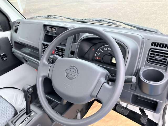 ＮＴ１００クリッパートラック ６６０　ＤＸ　セーフティ　パッケージ　４ＷＤ　４ＷＤ　エマ－ジェンシ－ブレ－キ　車線逸脱警報　インテリジェントエマージェンシーブレーキ　パワーウィンドウ　キーレスエントリー　禁煙車　助手席エアバッグ　切替式４ＷＤ　車線逸脱警報　エアバッグ　エアコン　ＡＢＳ　パワーステアリング（10枚目）