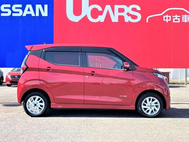 デイズ ６６０　ハイウェイスターＸ　４ＷＤ　純正９インチナビ・ＴＶ　踏み間違い防止　禁煙車　メモリナビ　レーンキープアシスト　アラウンドビューカメラ　ＬＥＤライト　インテリキー　ＡＷ　バックカメラ　ドラレコ　ＥＴＣ　アイドリングストップ　４ＷＤ　ナビ＆ＴＶ　エアコン（8枚目）