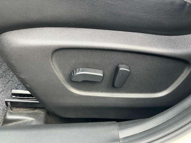 エクストレイル ２．０　２０Ｘｉ　Ｖセレクション　２列車　４ＷＤ　純正ナビ・ＴＶ　プロパイロット　踏み間違い防止　盗難防止　全周囲モニター　オールモード４ＷＤ　ＬＥＤヘッドライト　ＬＤＰ　ｉストップ　レーダークルーズ　ＥＴＣ　アルミ　メモリーナビ　スマートキー　バックモニター　ＡＢＳ　ナビＴＶ（18枚目）