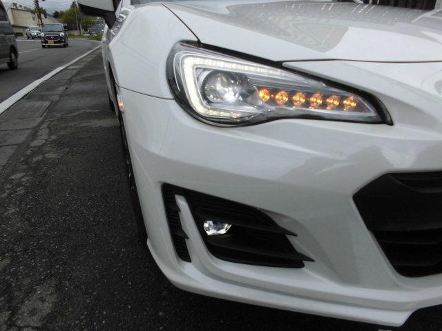 ＢＲＺ Ｓ　パドルシフト＆６速オートマチック　オートクルーズコントロール　ハーフレザーバケットシート　ヒーター付き（運転席・助手席）　リヤスポイラー＆リヤアンダーディフューザー　ＡＶＩＣーＣＺ９００メモリーナビ（11枚目）