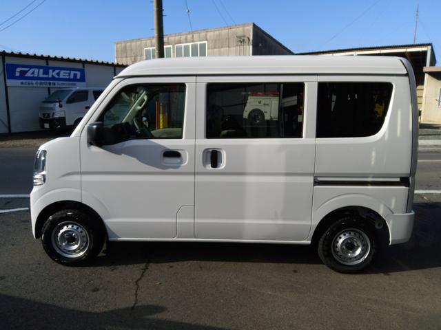 エブリイ PAリミテッド 4WD(パートタイム・2WD・AUTO・LOCKモード切替式)CVT デュアルカメラブレーキサポート安全装置装着 車線逸脱警報 後方障害物ソナーセンサー オートライト&ハイビーム 届け出済み未使用車(7枚目)