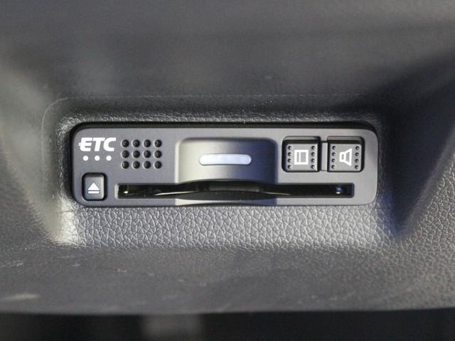 シャトル ハイブリッドＸホンダセンシング　ギャザズメモリーナビ　フルセグ　ＤＶＤ　リアカメラ　ＥＴＣ　シートヒーター　パドルシフト　ＬＥＤヘッドライト　アルミホイール（19枚目）