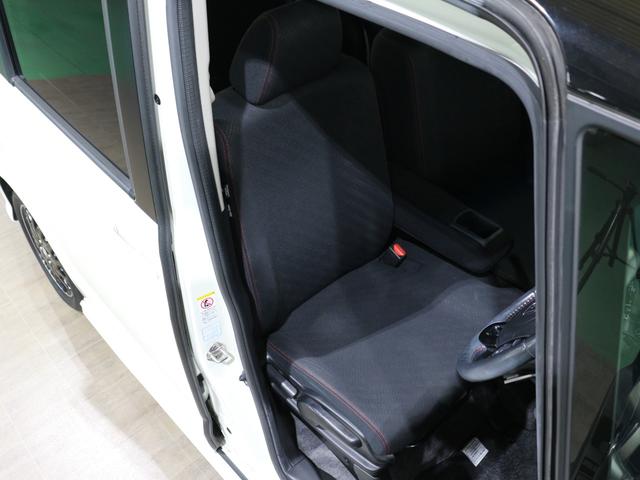 程よい硬さとホールド性が高いシートで長時間運転も快適です。