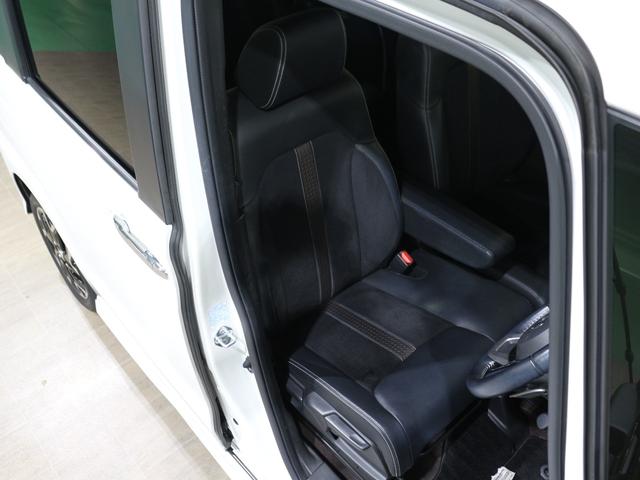 程よい硬さとホールド性が高いシートで長時間運転も快適です。