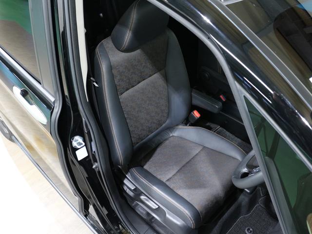 フリードハイブリッド ハイブリッド・クロスターホンダセンシング　ギャザズメモリーナビ　フルセグ　ＤＶＤ　リアカメラ　ＥＴＣ　シートヒーター　両側電動スライドドア　ＬＥＤヘッドライト　アルミホイール（9枚目）