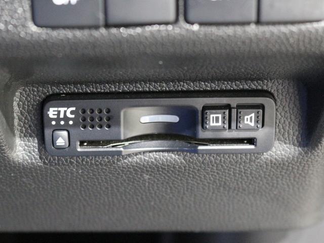 フリードハイブリッド ハイブリッド・クロスターホンダセンシング　ギャザズメモリーナビ　フルセグ　ＤＶＤ　リアカメラ　ＥＴＣ　シートヒーター　両側電動スライドドア　ＬＥＤヘッドライト　アルミホイール（19枚目）