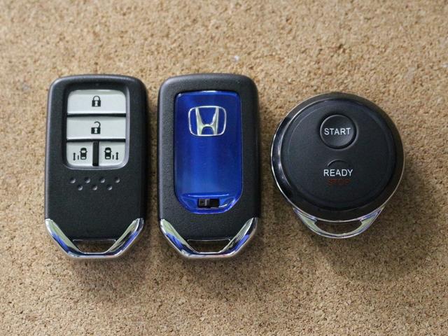 フリードハイブリッド ハイブリッド・クロスターホンダセンシング　ギャザズメモリーナビ　フルセグ　ＤＶＤ　リアカメラ　ＥＴＣ　シートヒーター　両側電動スライドドア　ＬＥＤヘッドライト　アルミホイール（23枚目）