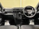 ハイゼットカーゴ ＤＸ　防錆塗装済み　ＣＶＴ　ＡＭ／ＦＭラジオ　電子制御式４ＷＤ　パワステ　エアコン　オートライト　パワーウィンドウ　オーバーヘッドシェルフ　フルフラット荷室　キーレスエントリー　スマートアシスト（4枚目）