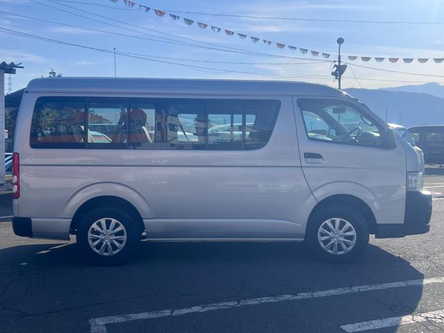 ハイエースワゴン ＤＸ　４ＷＤ　１０人乗り　キーレス　ＥＴＣ　ＣＤ　エアコン　パワステ　ＡＢＳ　エアバッグ（5枚目）