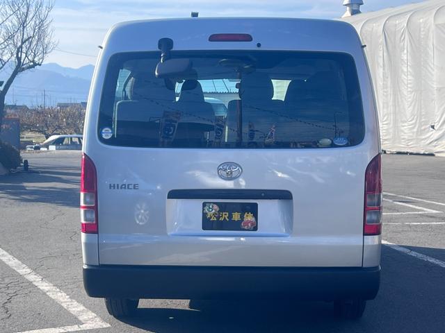 ハイエースワゴン ＤＸ　４ＷＤ　１０人乗り　キーレス　ＥＴＣ　ＣＤ　エアコン　パワステ　ＡＢＳ　エアバッグ（8枚目）