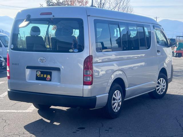 ハイエースワゴン ＤＸ　４ＷＤ　１０人乗り　キーレス　ＥＴＣ　ＣＤ　エアコン　パワステ　ＡＢＳ　エアバッグ（9枚目）