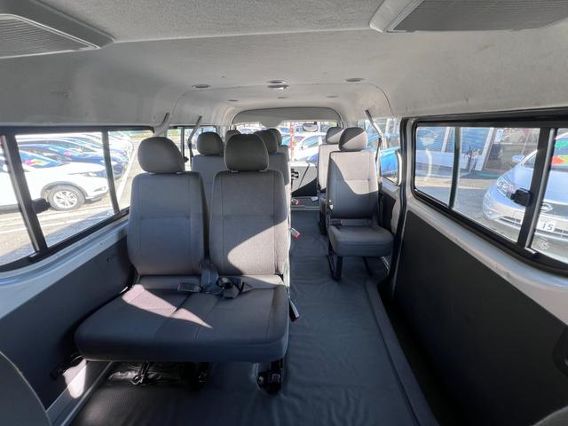 ハイエースワゴン ＤＸ　４ＷＤ　１０人乗り　キーレス　ＥＴＣ　ＣＤ　エアコン　パワステ　ＡＢＳ　エアバッグ（14枚目）
