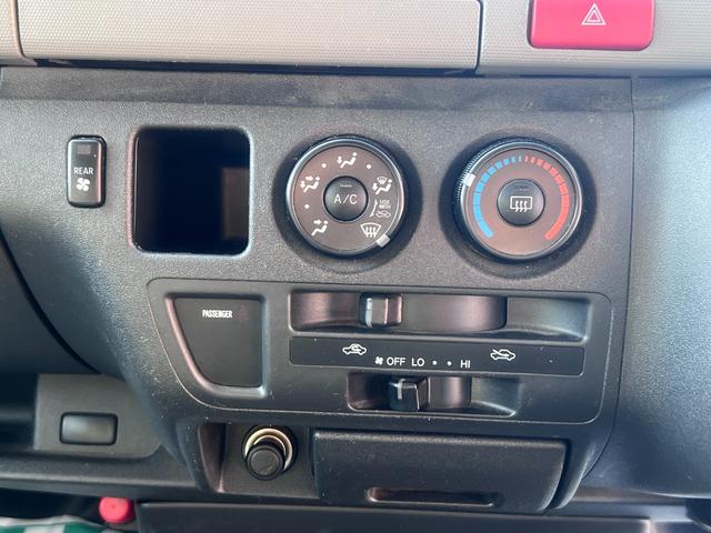 ハイエースワゴン ＤＸ　４ＷＤ　１０人乗り　キーレス　ＥＴＣ　ＣＤ　エアコン　パワステ　ＡＢＳ　エアバッグ（26枚目）