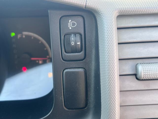 ハイエースワゴン ＤＸ　４ＷＤ　１０人乗り　キーレス　ＥＴＣ　ＣＤ　エアコン　パワステ　ＡＢＳ　エアバッグ（27枚目）