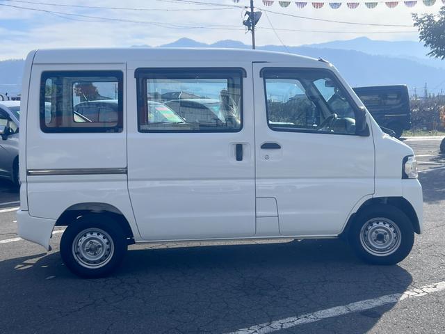 ＮＶ１００クリッパーバン ＤＸ　エアコン　パワステ　エアバッグ　走行５７８１６キロ（5枚目）