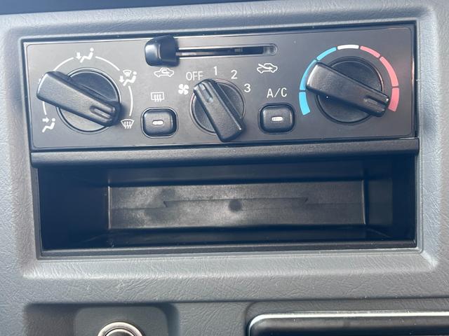 ＮＶ１００クリッパーバン ＤＸ　エアコン　パワステ　エアバッグ　走行５７８１６キロ（25枚目）