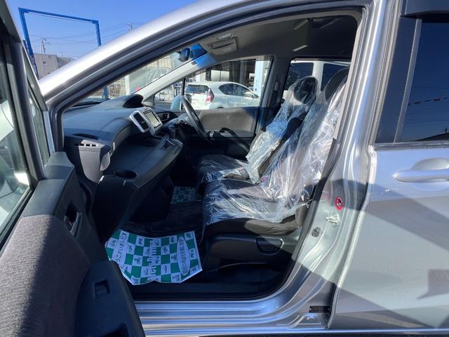 フリード Ｇ　ジャストセレクション　両側パワスラ　６人乗り　ナビ　ワンセグ　フリップダウンモニター　バックカメラ　クルコン　ＨＩＤヘッドライト　オートライト　ＥＴＣ　横滑り防止　エアコン　パワステ　ＡＢＳ　スマートキー（16枚目）