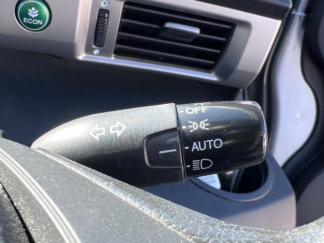 フリード Ｇ　ジャストセレクション　両側パワスラ　６人乗り　ナビ　ワンセグ　フリップダウンモニター　バックカメラ　クルコン　ＨＩＤヘッドライト　オートライト　ＥＴＣ　横滑り防止　エアコン　パワステ　ＡＢＳ　スマートキー（26枚目）