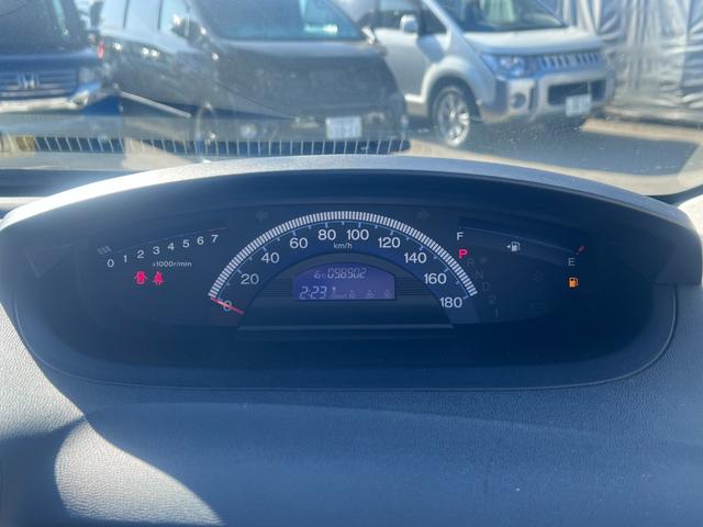 フリード Ｇ　ジャストセレクション　両側パワスラ　６人乗り　ナビ　ワンセグ　フリップダウンモニター　バックカメラ　クルコン　ＨＩＤヘッドライト　オートライト　ＥＴＣ　横滑り防止　エアコン　パワステ　ＡＢＳ　スマートキー（28枚目）