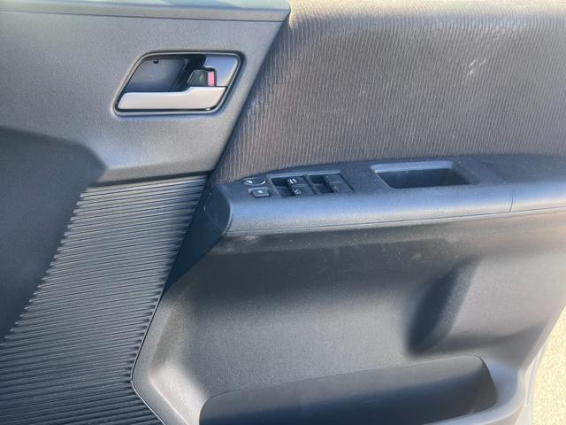 フリード Ｇ　ジャストセレクション　両側パワスラ　６人乗り　ナビ　ワンセグ　フリップダウンモニター　バックカメラ　クルコン　ＨＩＤヘッドライト　オートライト　ＥＴＣ　横滑り防止　エアコン　パワステ　ＡＢＳ　スマートキー（40枚目）