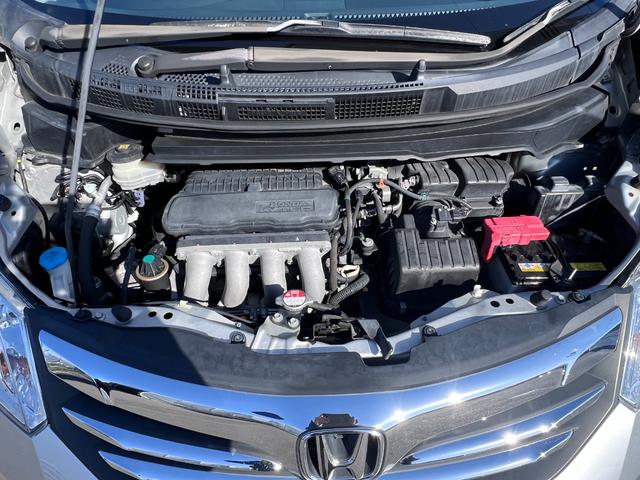 フリード Ｇ　ジャストセレクション　両側パワスラ　６人乗り　ナビ　ワンセグ　フリップダウンモニター　バックカメラ　クルコン　ＨＩＤヘッドライト　オートライト　ＥＴＣ　横滑り防止　エアコン　パワステ　ＡＢＳ　スマートキー（41枚目）