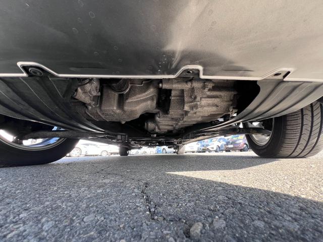 フリード Ｇ　ジャストセレクション　両側パワスラ　６人乗り　ナビ　ワンセグ　フリップダウンモニター　バックカメラ　クルコン　ＨＩＤヘッドライト　オートライト　ＥＴＣ　横滑り防止　エアコン　パワステ　ＡＢＳ　スマートキー（42枚目）