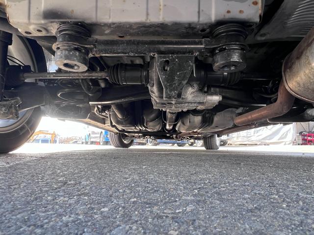 フリード Ｇ　ジャストセレクション　両側パワスラ　６人乗り　ナビ　ワンセグ　フリップダウンモニター　バックカメラ　クルコン　ＨＩＤヘッドライト　オートライト　ＥＴＣ　横滑り防止　エアコン　パワステ　ＡＢＳ　スマートキー（45枚目）