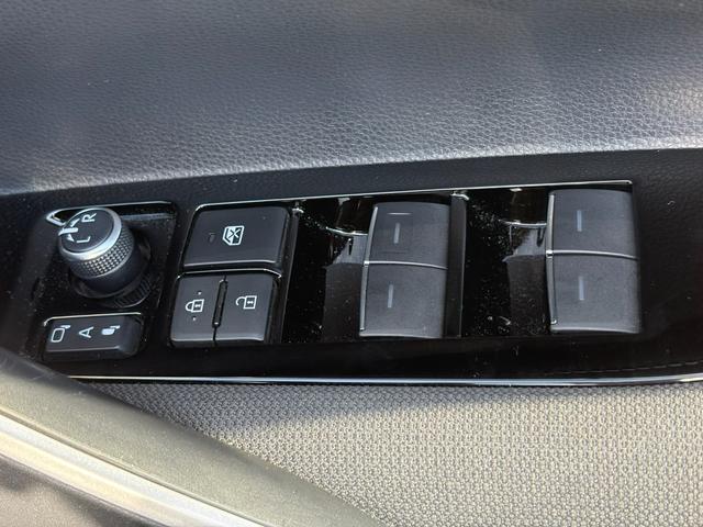 カローラツーリング ハイブリッド S 4WD ワンオーナー 純正ナビ バックカメラ フルセグTV 衝突被害軽減ブレーキ 前後ドラレコ ETC 純正16インチアルミ LEDヘッドライト スマートキー(25枚目)