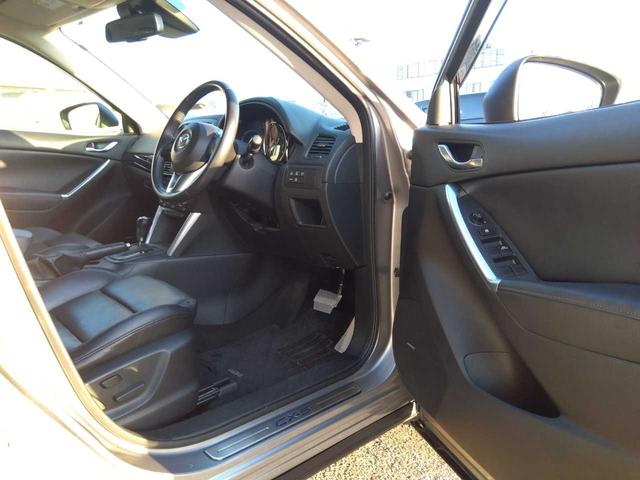 ＣＸ－５ ＸＤ　社外ナビ　フルセグＴＶ　ＣＤ・ＤＶＤ　ラジオ　Ｂｌｕｅｔｏｏｔｈ　バックカメラ・フロントカメラ・サイドカメラ　ＥＴＣ　シートヒーター　パワーシート　衝突軽減ブレーキ　ルーフＢＯＸ　純正ＢＯＳＥスピーカ（39枚目）